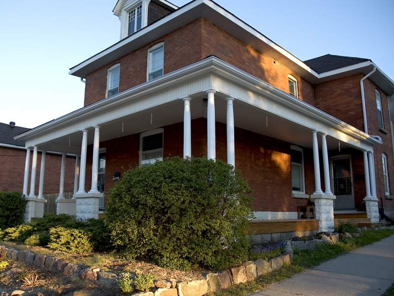 block frame house